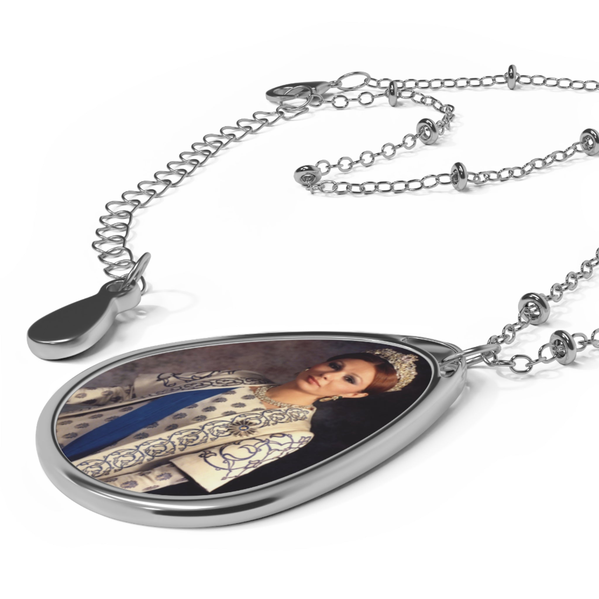 Queen Farah Pahlavi Oval Photo Pendant Necklace — Shahbanou Teardrop Locket